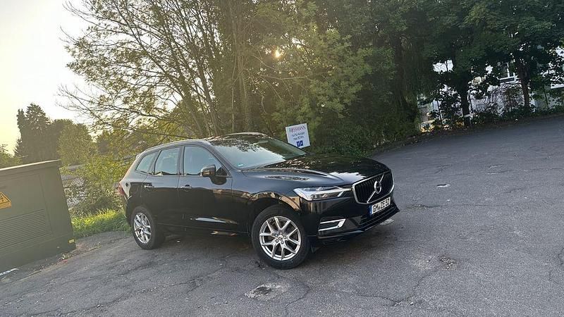 Schwarz Gebraucht 2018 Volvo XC60 Momentum SUV | 19.900 € (Etwas zu teuer) - Bild 1/4