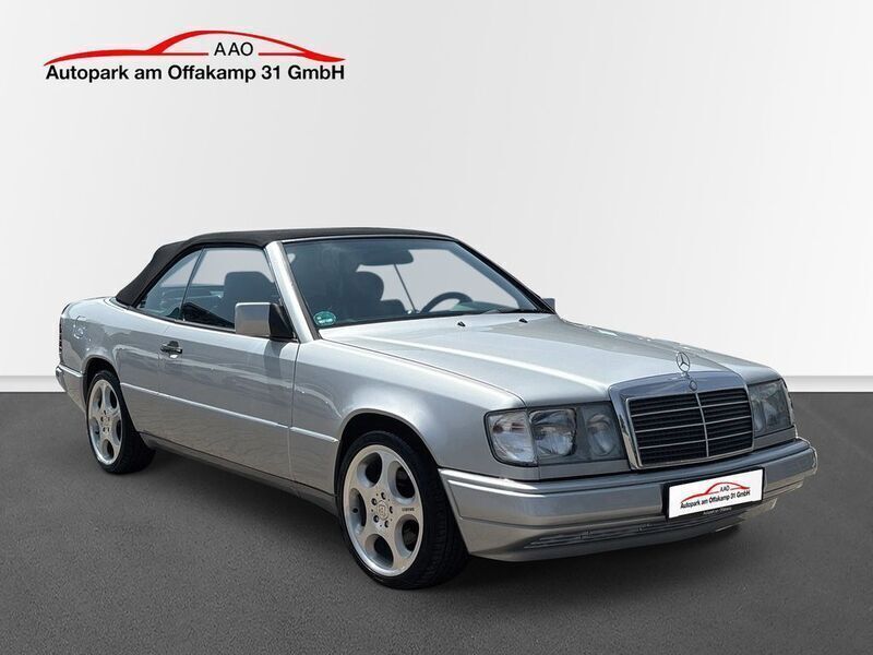 Brillantsilber metallic Gebraucht 1993 Mercedes E300 Cabrio | 21.990 € - Bild 1/4