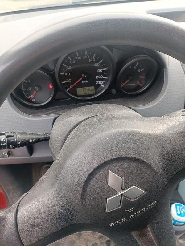 Gebraucht Mitsubishi Colt Motion 95 PS (69 kW) 2006 Rot Kleinwagen