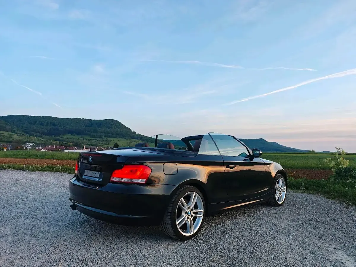 Gebraucht BMW 120 Cabriolet M Sport 177 PS (130 kW) 2011 Schwarz Cabrio