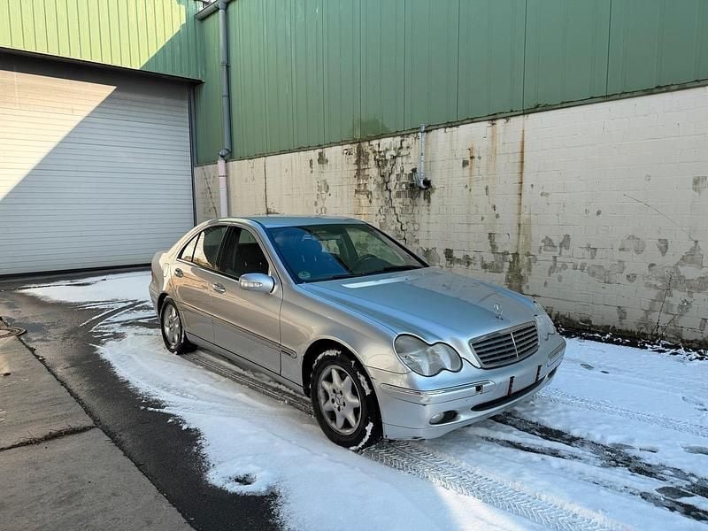 Gebraucht Mercedes C180 143 PS (105 kW) 2003 Silber Limousine