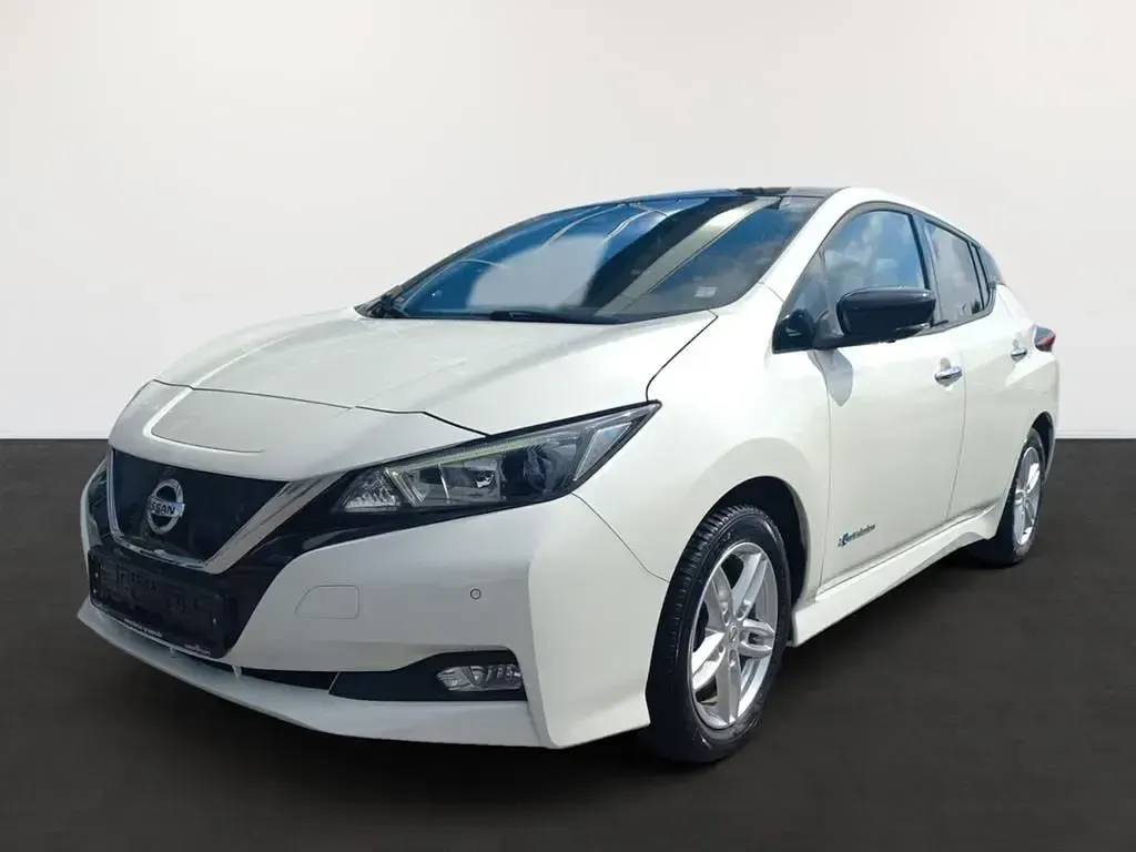 Gebraucht Nissan Leaf N-Connecta 110 kW (150 PS) 2019 White/black Kleinwagen