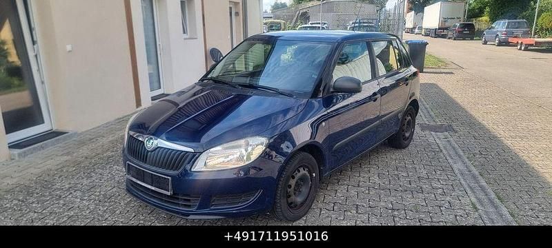 Blau Gebraucht 2011 Skoda Fabia Classic Kleinwagen | 3.490 € (Fairer Preis) - Bild 1/4