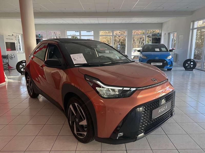 Neu Toyota Aygo X Lounge 116 PS (85 kW) 2026 Bronze SUV
