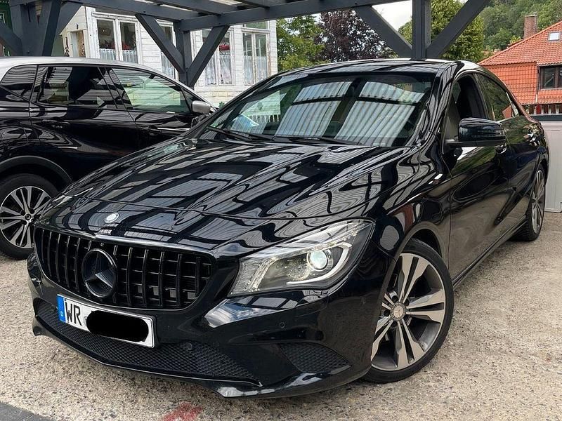 Gebraucht Mercedes CLA180 122 PS (89 kW) 2015 Schwarz Limousine