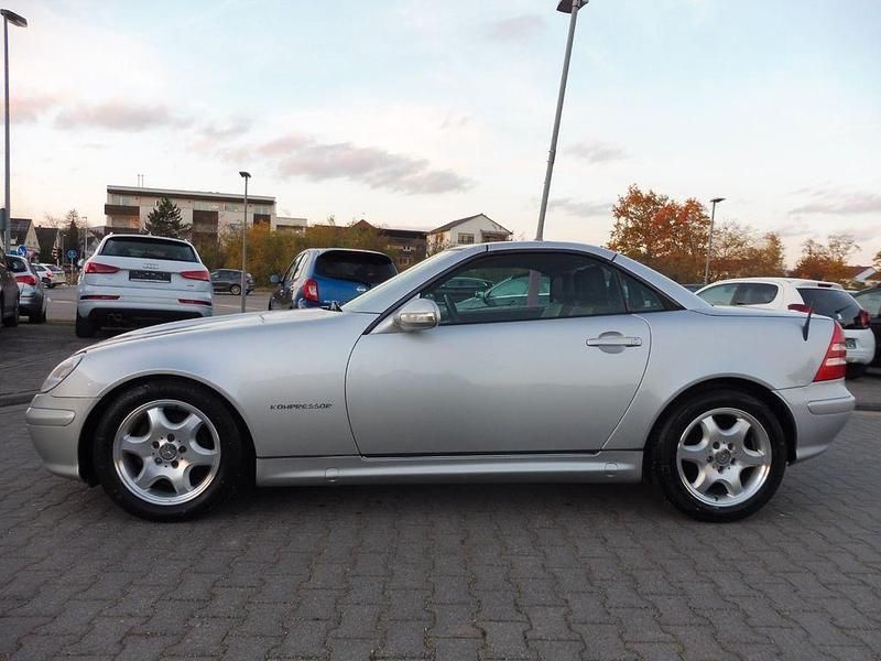 Gebraucht Mercedes SLK200 163 PS (119 kW) 2003 Silber Cabrio