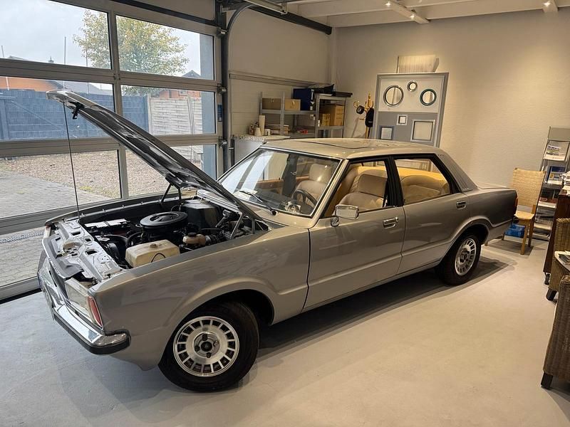 Silber Gebraucht 1976 Ford Taunus Ghia Limousine | 9.750 € - Bild 1/4