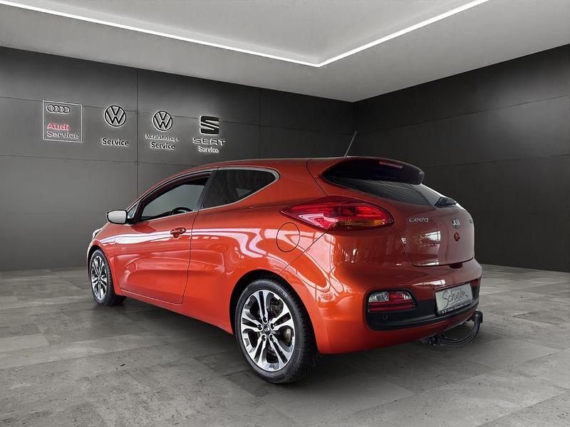 Gebraucht Kia ProCeed Spirit 135 PS (99 kW) 2013 Orange Kleinwagen