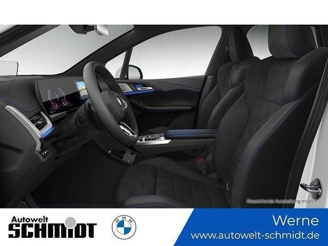 Gebraucht BMW 220 Active Tourer M Sport 170 PS (125 kW) 2025 Alpinweiß Van / Kleinbus