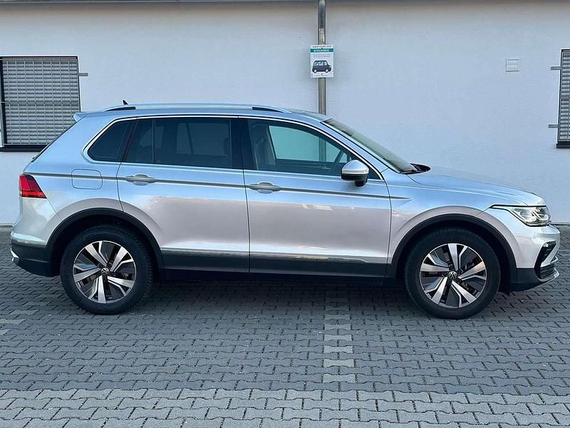 Gebraucht VW Tiguan Elegance 150 PS (110 kW) 2021 Reflexsilber SUV