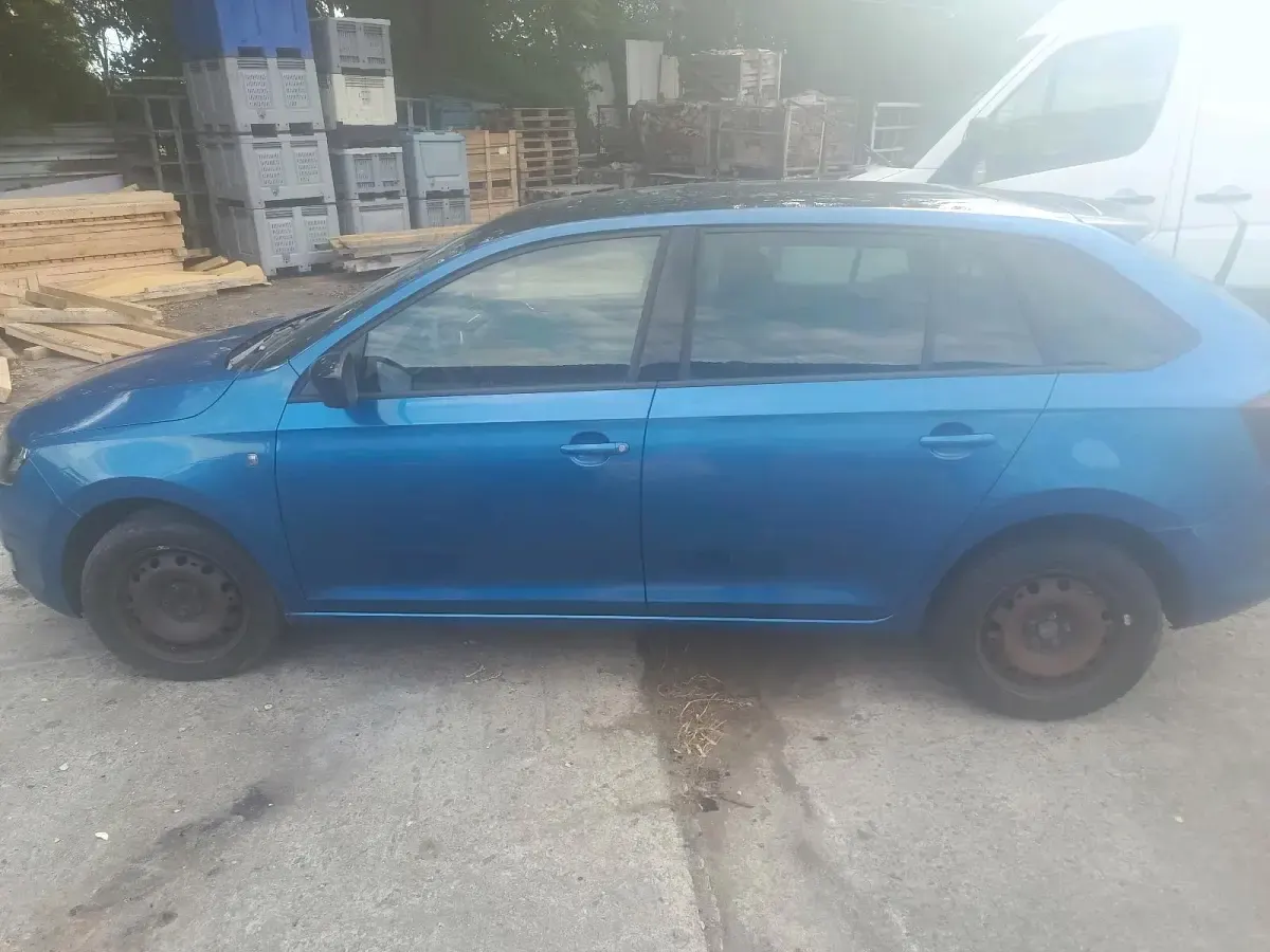 Gebraucht Skoda Rapid 90 PS (66 kW) 2015 Blau Kleinwagen