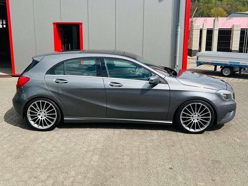 Gebraucht Mercedes A180 122 PS (89 kW) 2013 Grau Kleinwagen