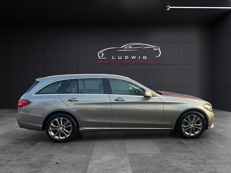 Gebraucht Mercedes C300 245 PS (180 kW) 2015 Silber Limousine