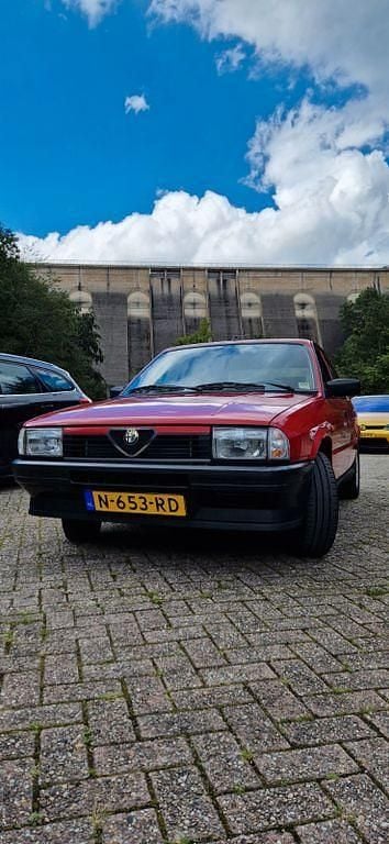 Gebraucht Alfa Romeo 33 105 PS (77 kW) 1988 Rot Limousine