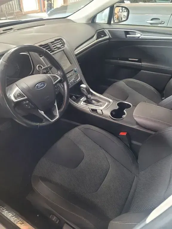 Second-hand Ford Mondeo Titanium 179 CP (131 kW) 2018 Alb Berlinǎ