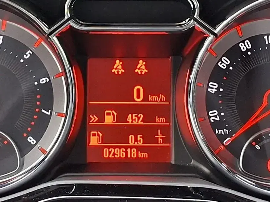 Używany Opel Adam 101 KM (74 kW) 2019 Szary Hatchback
