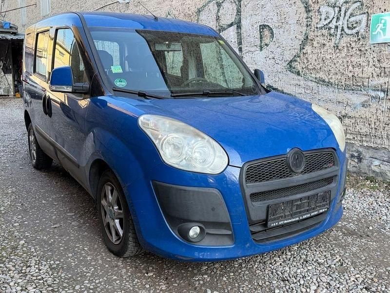 Gebraucht Fiat Doblò 90 PS (66 kW) 2010 Blau Van / Kleinbus