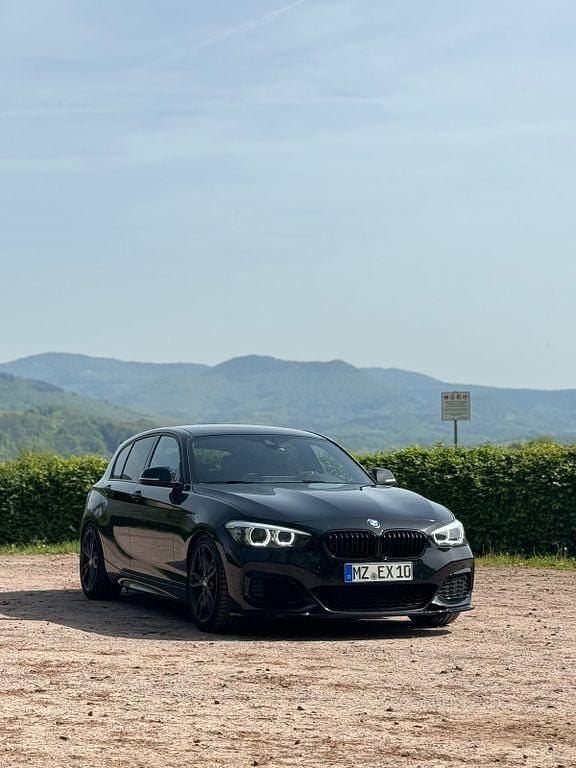 Schwarz Gebraucht 2018 BMW M140 M Sport Limousine | 34.200 € (Teuer) - Bild 1/4