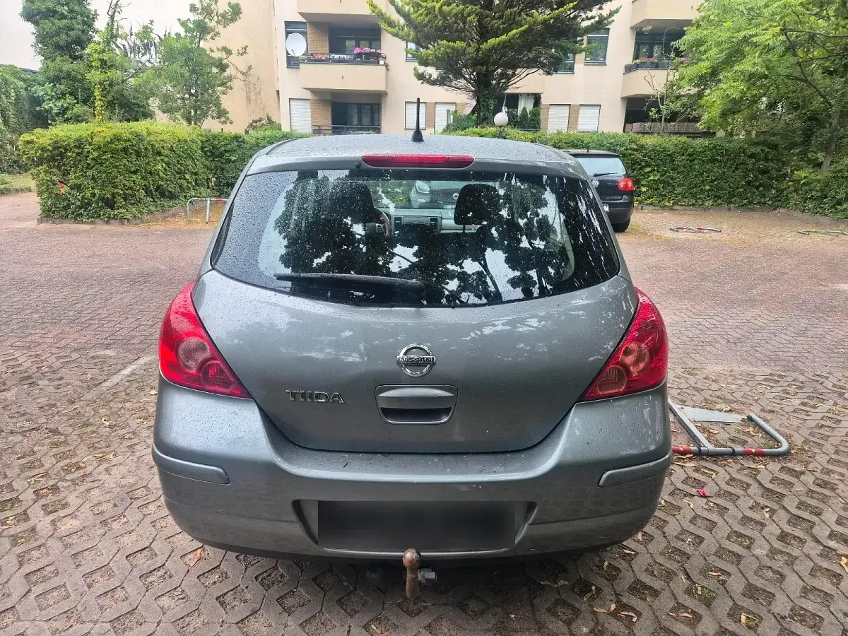 Gebraucht Nissan Tiida 110 PS (80 kW) 2010 Limousine