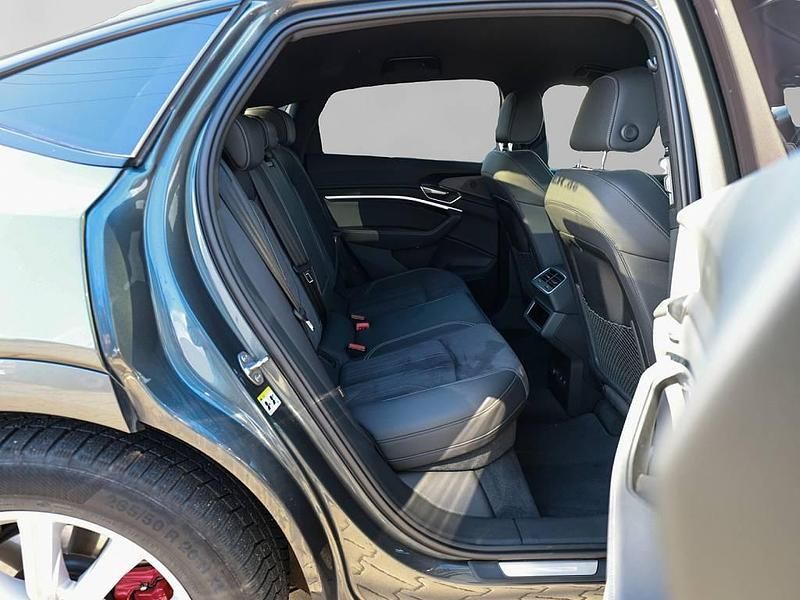 Gebraucht Audi Q8 e-tron 250 kW (340 PS) 2024 Grau SUV