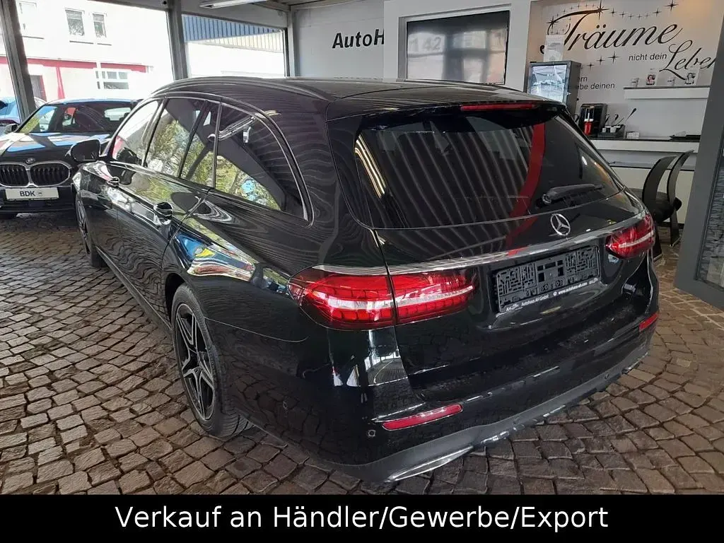 Gebraucht Mercedes E300 AMG 265 PS (194 kW) 2023 Schwarz Kombi