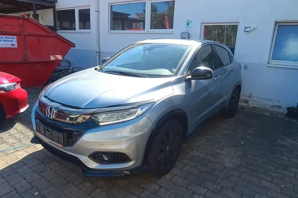 Gebraucht Honda HR-V Sport 182 PS (133 kW) 2020 Lunar silver metallic SUV