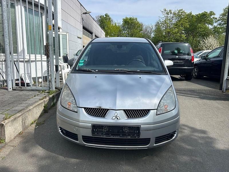 Gebraucht Mitsubishi Colt Motion 95 PS (69 kW) 2007 Silber Limousine