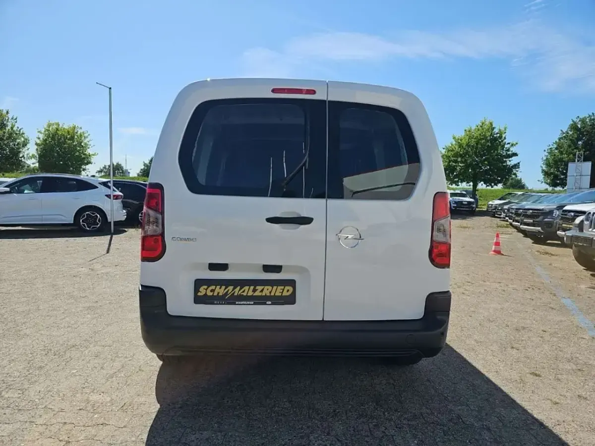 Neu Opel Combo-e Life XL 100 kW (136 PS) 2026 Lackierung weiss icy/typ ausse Van / Kleinbus