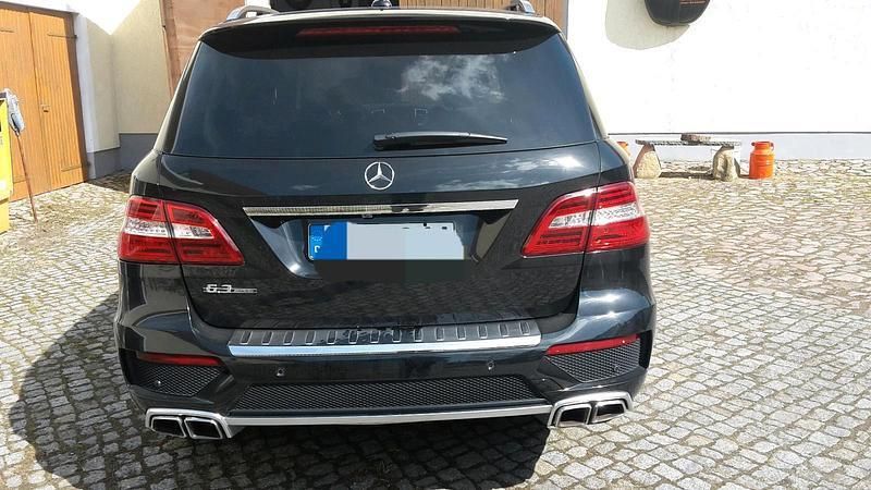 Schwarz Gebraucht 2012 Mercedes ML63 AMG AMG SUV | 26.999 € (Superpreis) - Bild 1/4