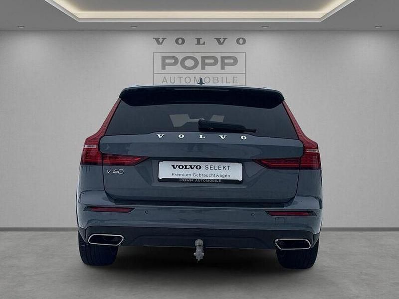 Gebraucht Volvo V60 CC Pro 250 PS (183 kW) 2022 Thunder grey / metallic Kombi