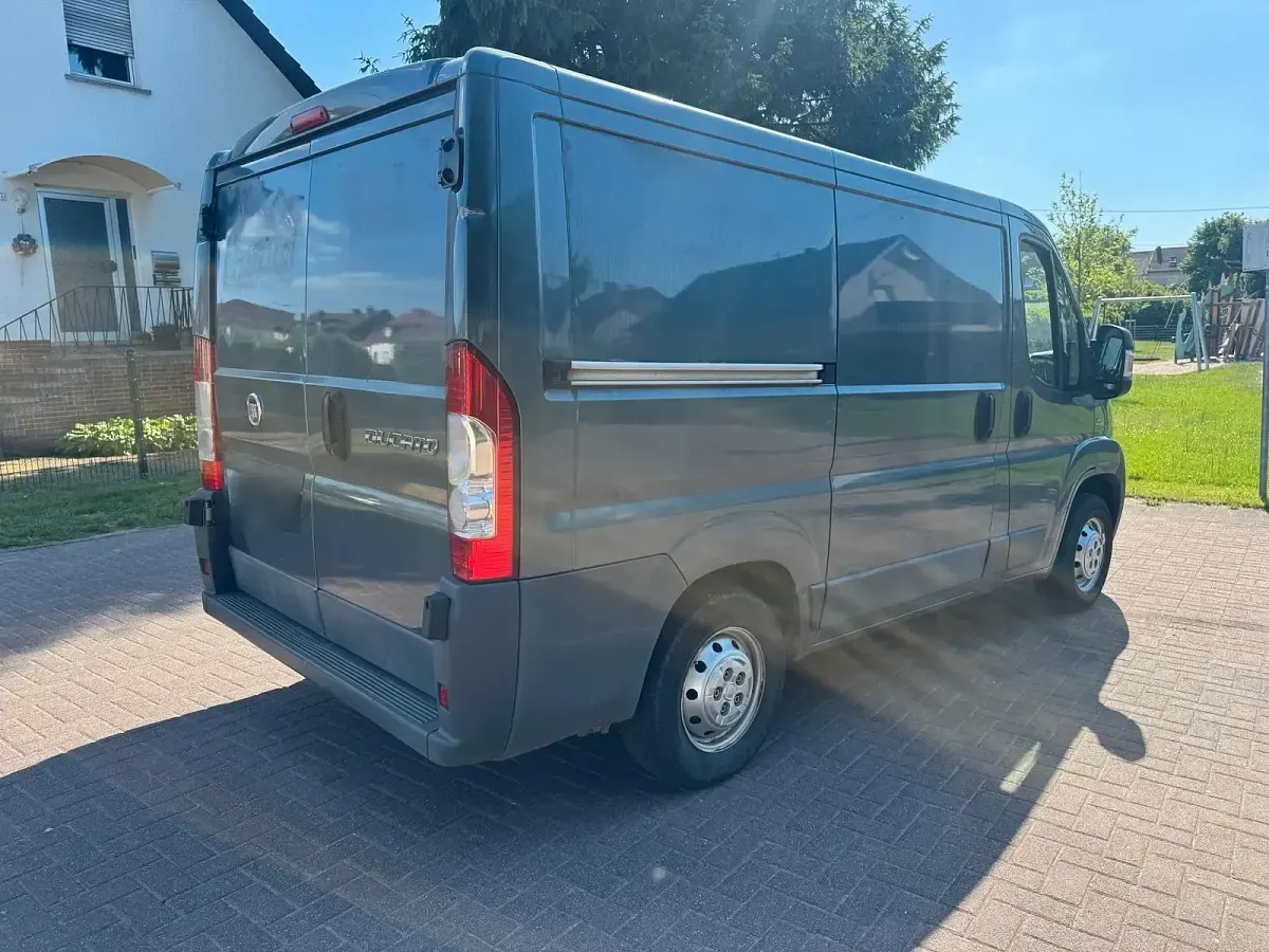 Gebraucht Fiat Ducato 131 PS (96 kW) 2013 Grau Van