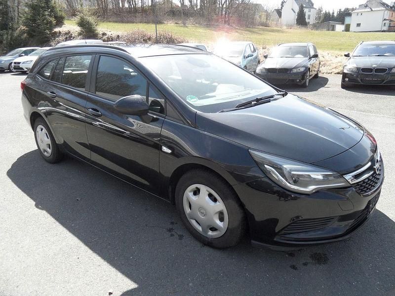 Gebraucht Opel Astra Edition 110 PS (80 kW) 2018 Schwarz Kombi