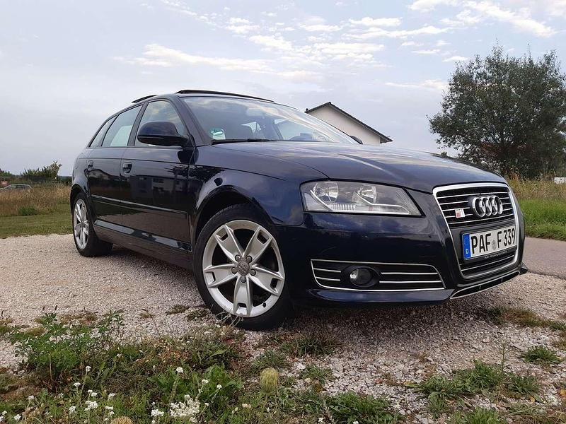Blau Gebraucht 2009 Audi A3 Sportback Ambition Kombi | 4.666 € (Guter Preis) - Bild 1/4