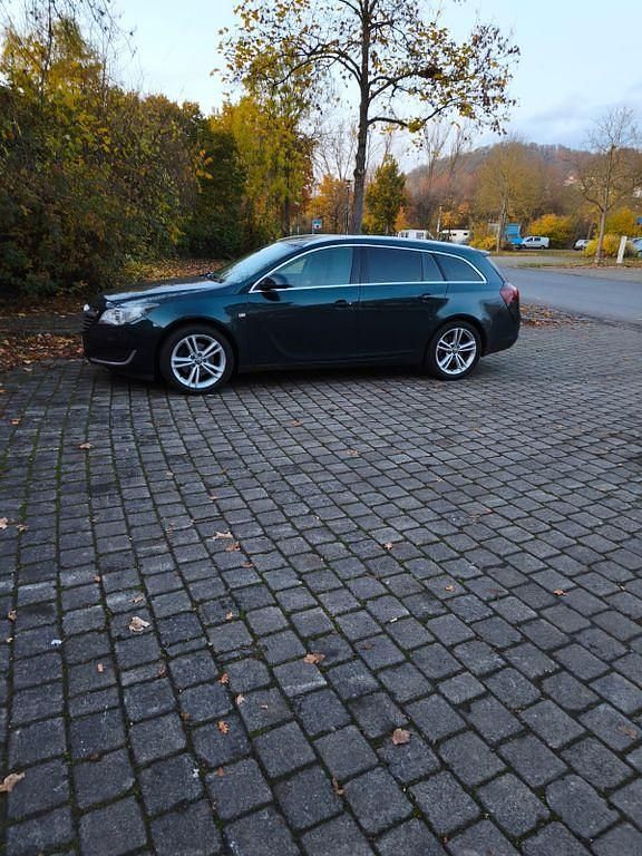 Gebraucht Opel Insignia Edition 163 PS (119 kW) 2014 Grün Kombi