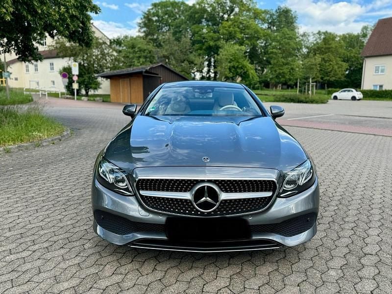Grau Gebraucht 2017 Mercedes E300 Coupé | 27.000 € (Superpreis) - Bild 1/4