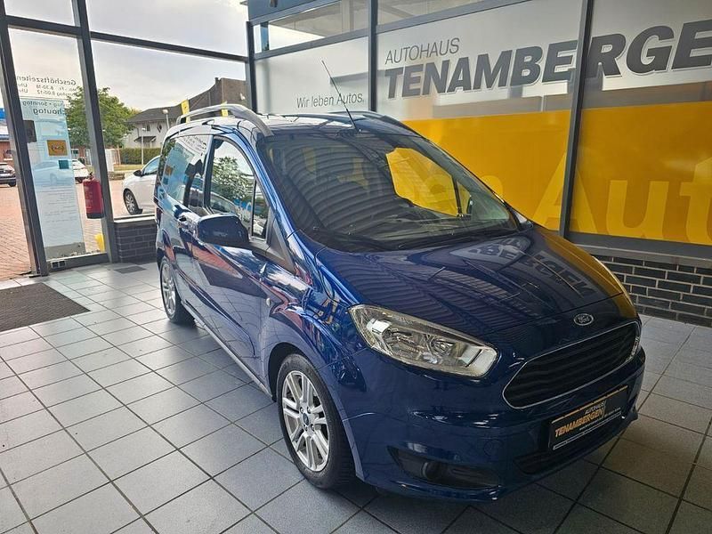 Gebraucht Ford Tourneo Courier Titanium 101 PS (74 kW) 2017 Blau Van / Kleinbus