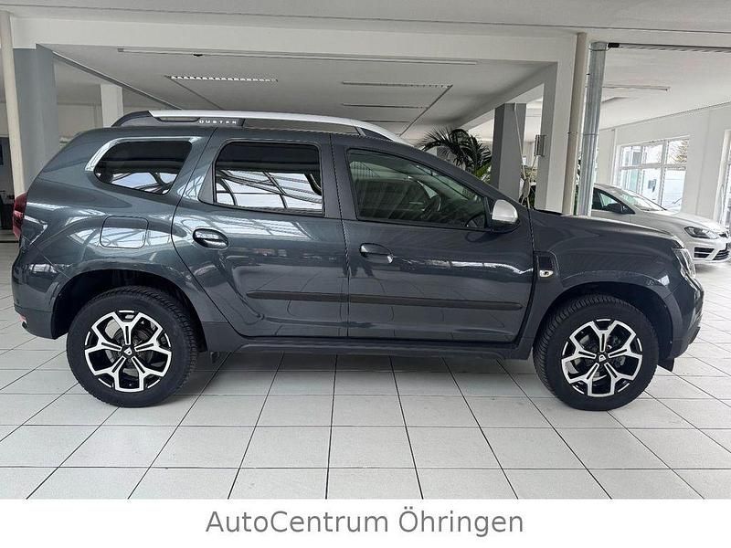 Gebraucht Dacia Duster Anniversary 131 PS (96 kW) 2019 Grau SUV