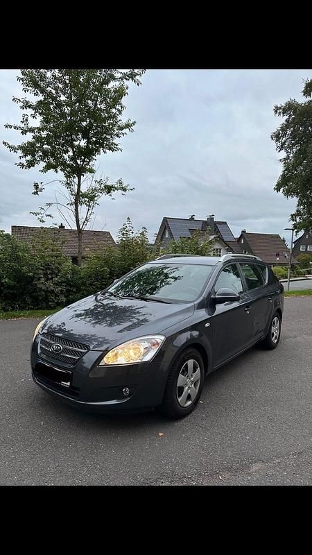 Blau Gebraucht 2009 Kia Ceed 2 Kombi | 6.500 € (Fairer Preis) - Bild 1/4