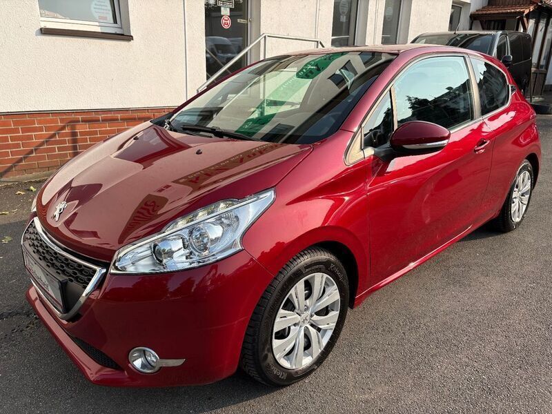 Rot Gebraucht 2012 Peugeot 208 Active Kleinwagen | 4.990 € (Superpreis) - Bild 1/4
