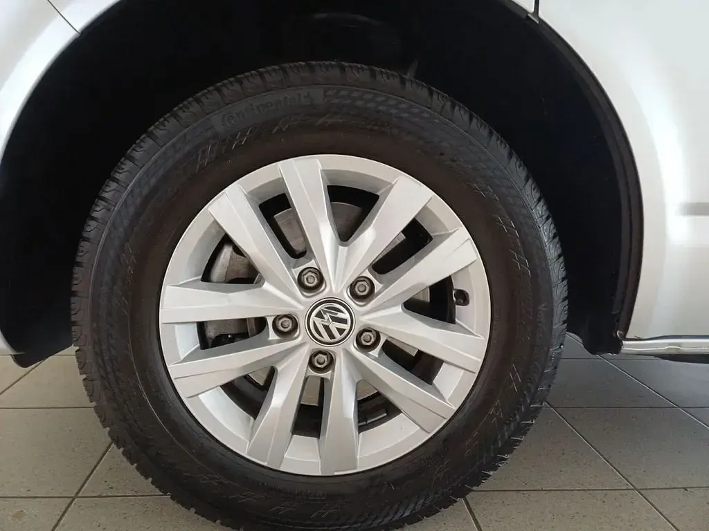 Gebraucht VW Caravelle Comfortline 150 PS (110 kW) 2024 Silber Van