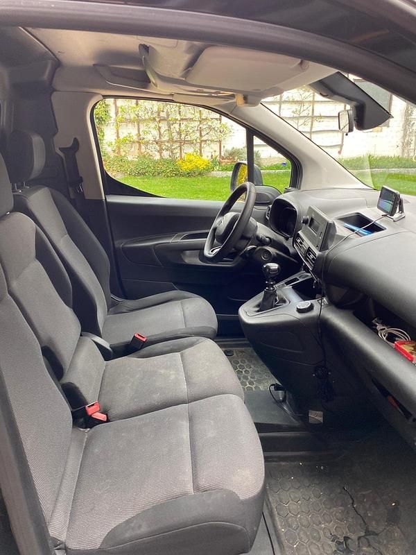 Gebraucht Citroën Berlingo 131 PS (96 kW) 2021 Schwarz Van / Kleinbus