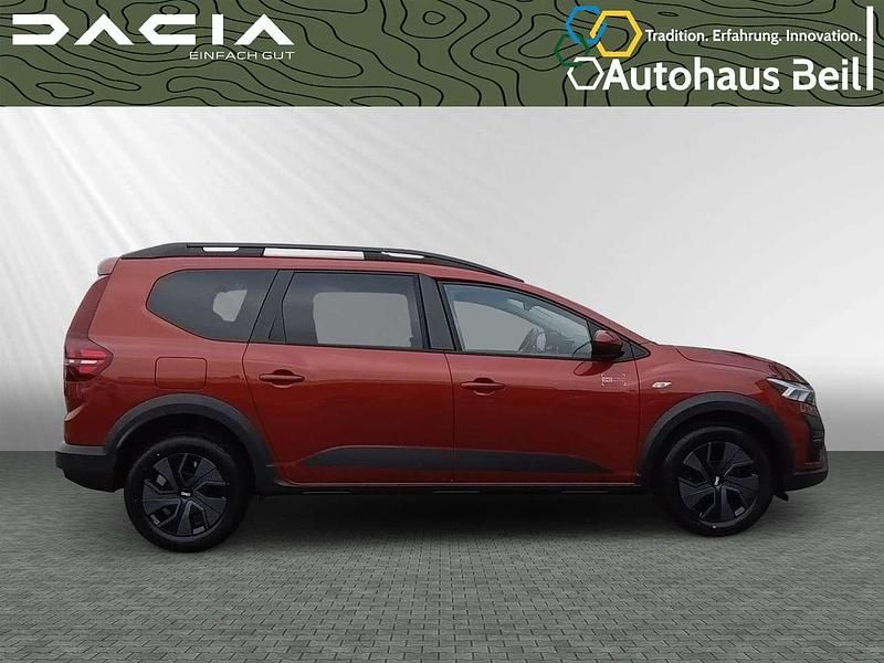Neu Dacia Jogger Expression 110 PS (80 kW) 2025 Terracottabraun metallic (bra Van / Kleinbus