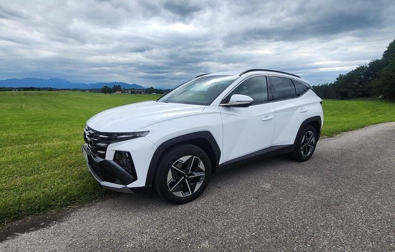 Weiß Gebraucht 2024 Hyundai Tucson Trend SUV | 32.000 € (Guter Preis) - Bild 1/4