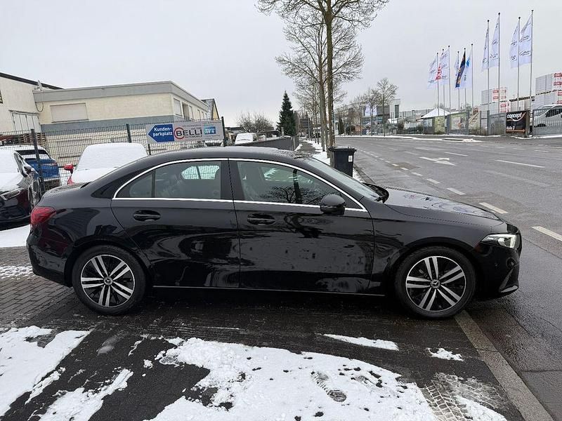 Gebraucht Mercedes A180 Progressive 136 PS (100 kW) 2022 Schwarz Limousine