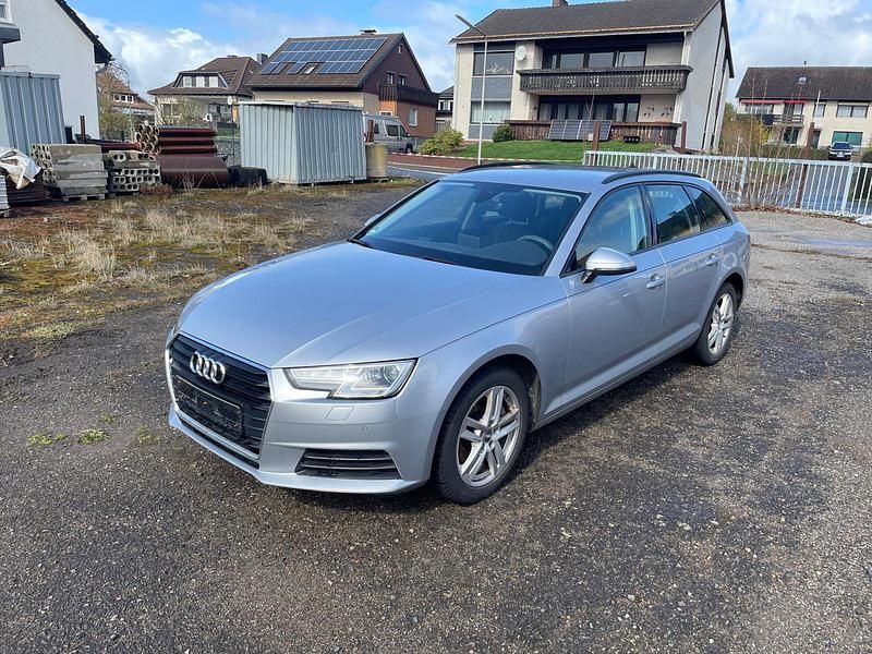 Gebraucht Audi A4 190 PS (139 kW) 2018 Grau Kombi