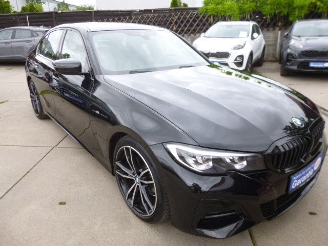 Schwarz Gebraucht 2020 BMW 320 M Sport Limousine | 23.999 € (Fairer Preis) - Bild 1/4