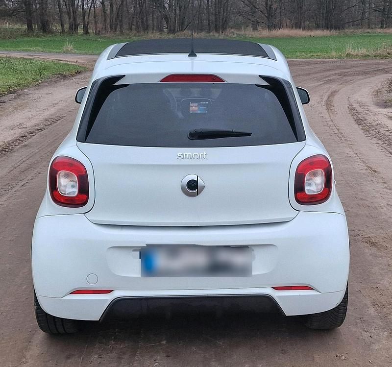Second-hand Smart ForFour Brabus 90 CP (66 kW) 2019 Alb Hatchback