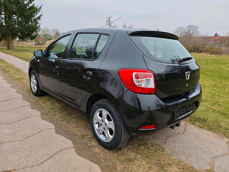 Gebraucht Dacia Sandero 90 PS (66 kW) 2013 Schwarz Kleinwagen