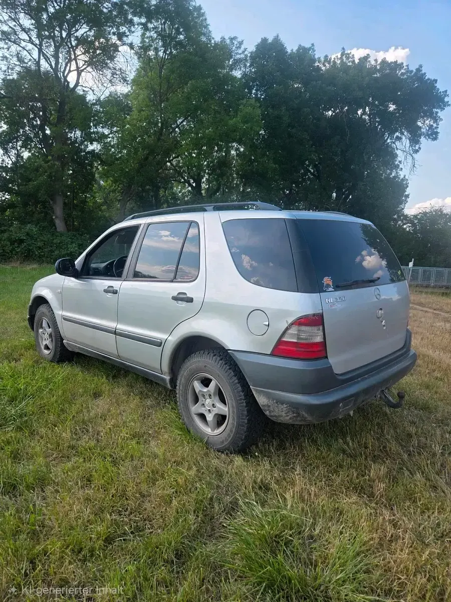 Gebraucht Mercedes ML320 218 PS (160 kW) 2000 Silber SUV