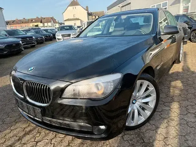 Gebraucht BMW 740 306 PS (225 kW) 2012 Schwarz Limousine